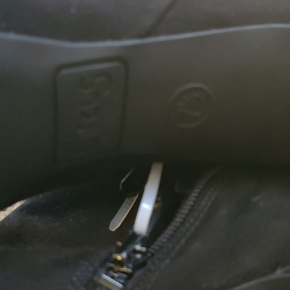 Shoes - Picture 3 of 4